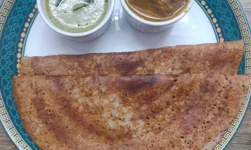 अब नाश्ते में रोज़ाना हेल्दी ऑप्शन, घर पर बनाएं टेस्टी मल्टीग्रेन डोसा अब नाश्ते में रोज़ाना हेल्दी ऑप्शन, घर पर बनाएं टेस्टी मल्टीग्रेन डोसा