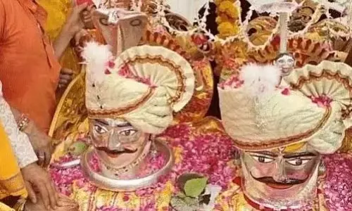 एमपी के खरगोन में महाकाल सवारी जैसा शिव डोला निकाला गया; हजारों श्रद्धालु जुटे