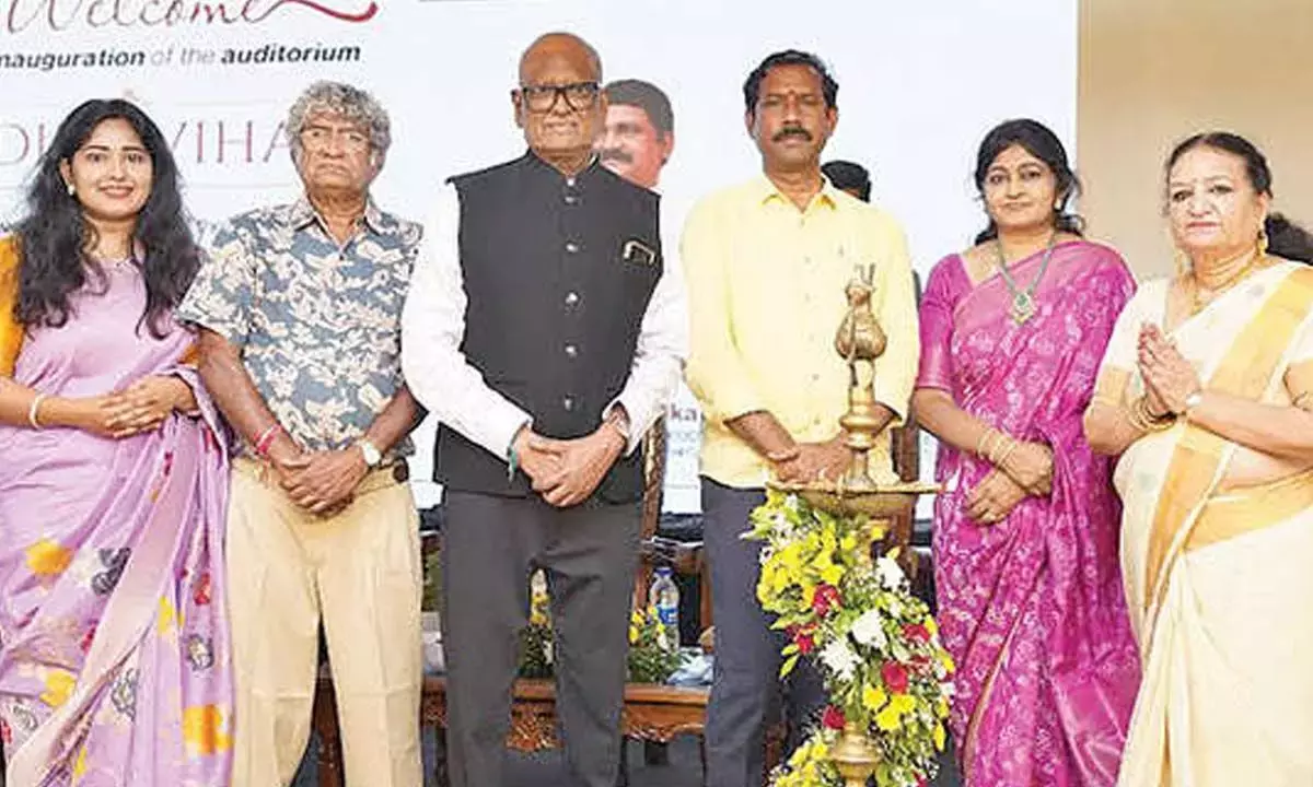 Andhra: ‘इंदिरा विहार’ ऑडिटोरियम का उद्घाटन Andhra: ‘इंदिरा विहार’ ऑडिटोरियम का उद्घाटन