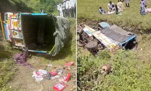 हादसे में गई सात श्रद्धालुओं की जान, पीएम मोदी ने किया मुआवज़े का ऐलान हादसे में गई सात श्रद्धालुओं की जान, पीएम मोदी ने किया मुआवज़े का ऐलान