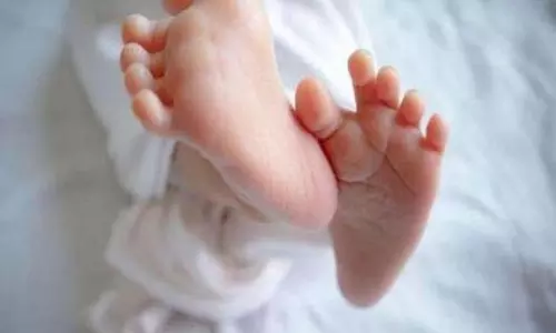 झाड़ियों में मृत मिली नवजात बच्ची, पुलिस ने जांच शुरू की