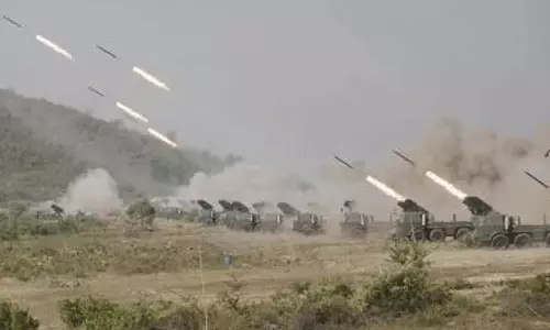 कंबोडिया-थाईलैंड सीमा विवाद में मंदिर को लेकर बढ़ा तनाव कंबोडिया-थाईलैंड सीमा विवाद में मंदिर को लेकर बढ़ा तनाव