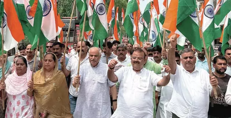 अशोक कौल, गंगा ने जम्मू में तिरंगा यात्रा का नेतृत्व किया अशोक कौल, गंगा ने जम्मू में तिरंगा यात्रा का नेतृत्व किया