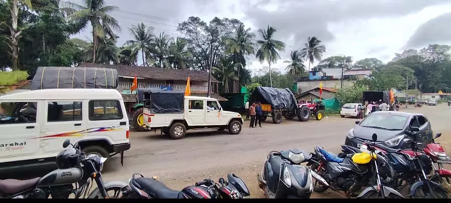 Zoida : श्रावण मास के दौरान भक्त उलवी चन्नबसवेश्वरा में आते है Zoida : श्रावण मास के दौरान भक्त उलवी चन्नबसवेश्वरा में आते है