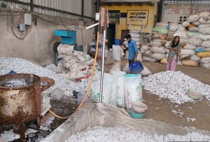 Haryana : बहादुरगढ़ में छह अवैध प्लास्टिक इकाइयां मिलीं Haryana : बहादुरगढ़ में छह अवैध प्लास्टिक इकाइयां मिलीं