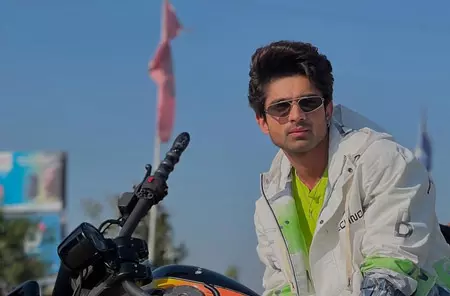 तू आशिकी है के पम्मा को अपनी तरह ही मानते हैं अभिषेक कुमार तू आशिकी है के पम्मा को अपनी तरह ही मानते हैं अभिषेक कुमार