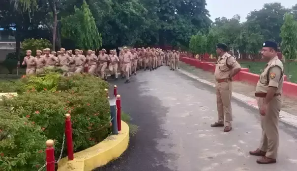 Varanasi: PAC परेड में स्वच्छता को लेकर मिली प्रशंसा Varanasi: PAC परेड में स्वच्छता को लेकर मिली प्रशंसा