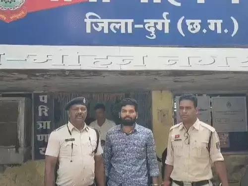 पटवारी का फर्जी अपॉइंटमेंट लेटर थमाया, 15 लाख ठगने वाला गिरफ्तार पटवारी का फर्जी अपॉइंटमेंट लेटर थमाया, 15 लाख ठगने वाला गिरफ्तार