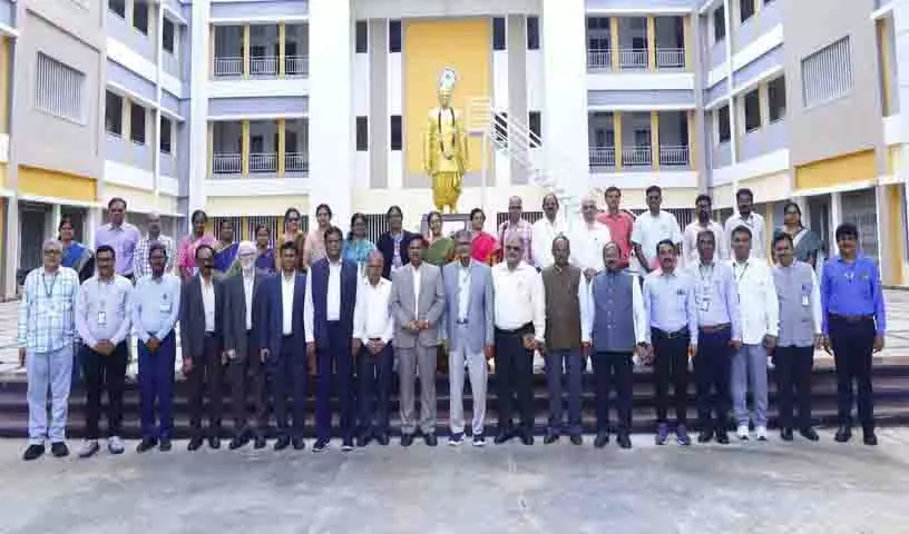 तेलंगाना विश्वविद्यालयों की NIRF रैंकिंग को बढ़ावा देने के लिए कार्यशाला आयोजित तेलंगाना विश्वविद्यालयों की NIRF रैंकिंग को बढ़ावा देने के लिए कार्यशाला आयोजित