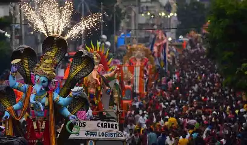 GHMC ने बेहतर व्यवस्थाओं के साथ गणेश चतुर्थी समारोह के सुचारू आयोजन का आश्वासन दिया GHMC ने बेहतर व्यवस्थाओं के साथ गणेश चतुर्थी समारोह के सुचारू आयोजन का आश्वासन दिया