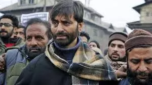 Srinagar: यासीन मलिक के घर पर NIA की रेड, 35 साल पुराने केस की जांच में नई कड़ी Srinagar: यासीन मलिक के घर पर NIA की रेड, 35 साल पुराने केस की जांच में नई कड़ी