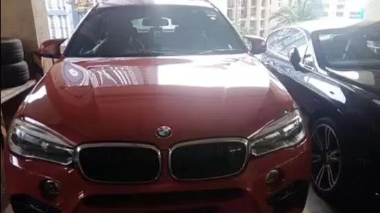 ईडी ने दो दलालों के खिलाफ जांच में लग्जरी कारें, घड़ियां और नकदी जब्त की ईडी ने दो दलालों के खिलाफ जांच में लग्जरी कारें, घड़ियां और नकदी जब्त की