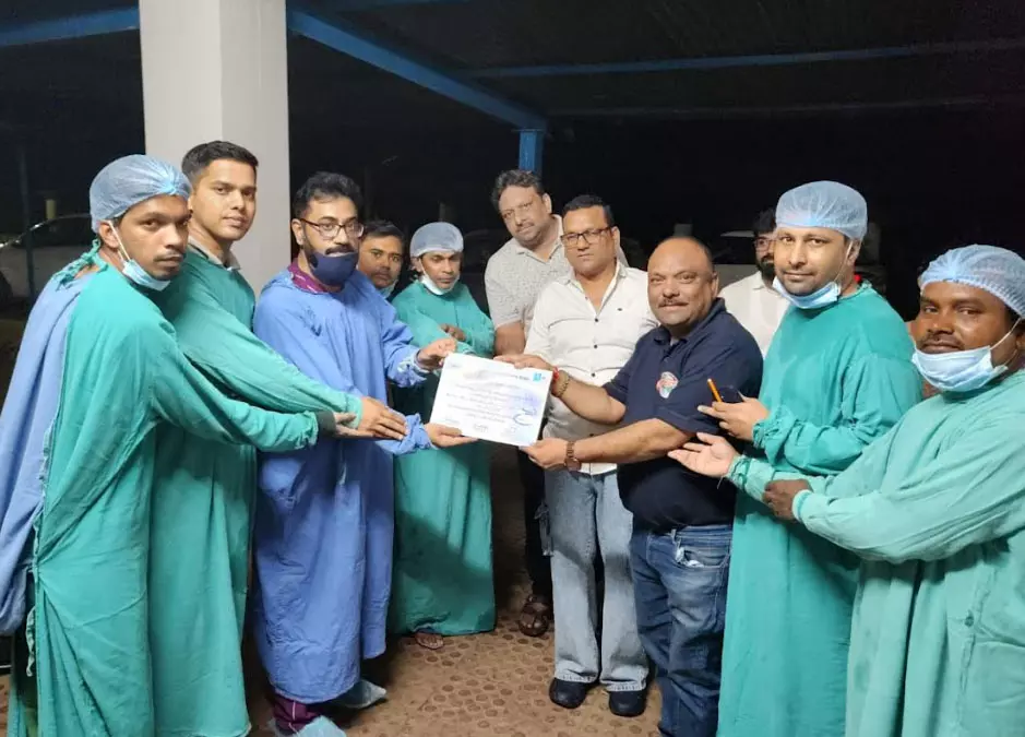 नेत्र और त्वचा दान, बेटे ने मां की इच्छा पूरी की नेत्र और त्वचा दान, बेटे ने मां की इच्छा पूरी की