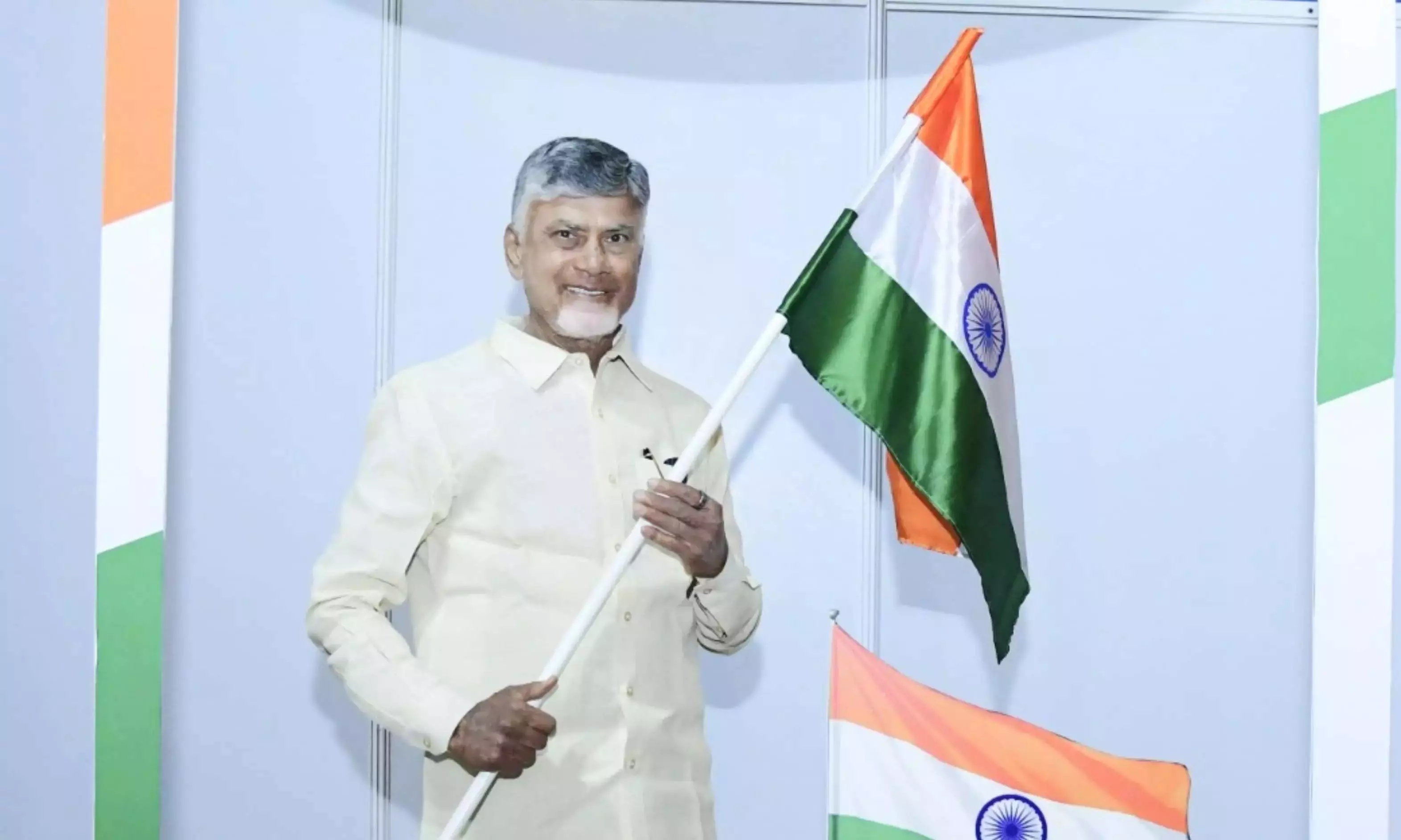 Naidu ने कहा- हर घर तिरंगा राष्ट्रवाद की भावना को दर्शाता Naidu ने कहा- हर घर तिरंगा राष्ट्रवाद की भावना को दर्शाता