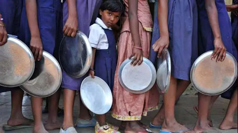 Karnataka मध्याह्न भोजन विवाद Karnataka मध्याह्न भोजन विवाद