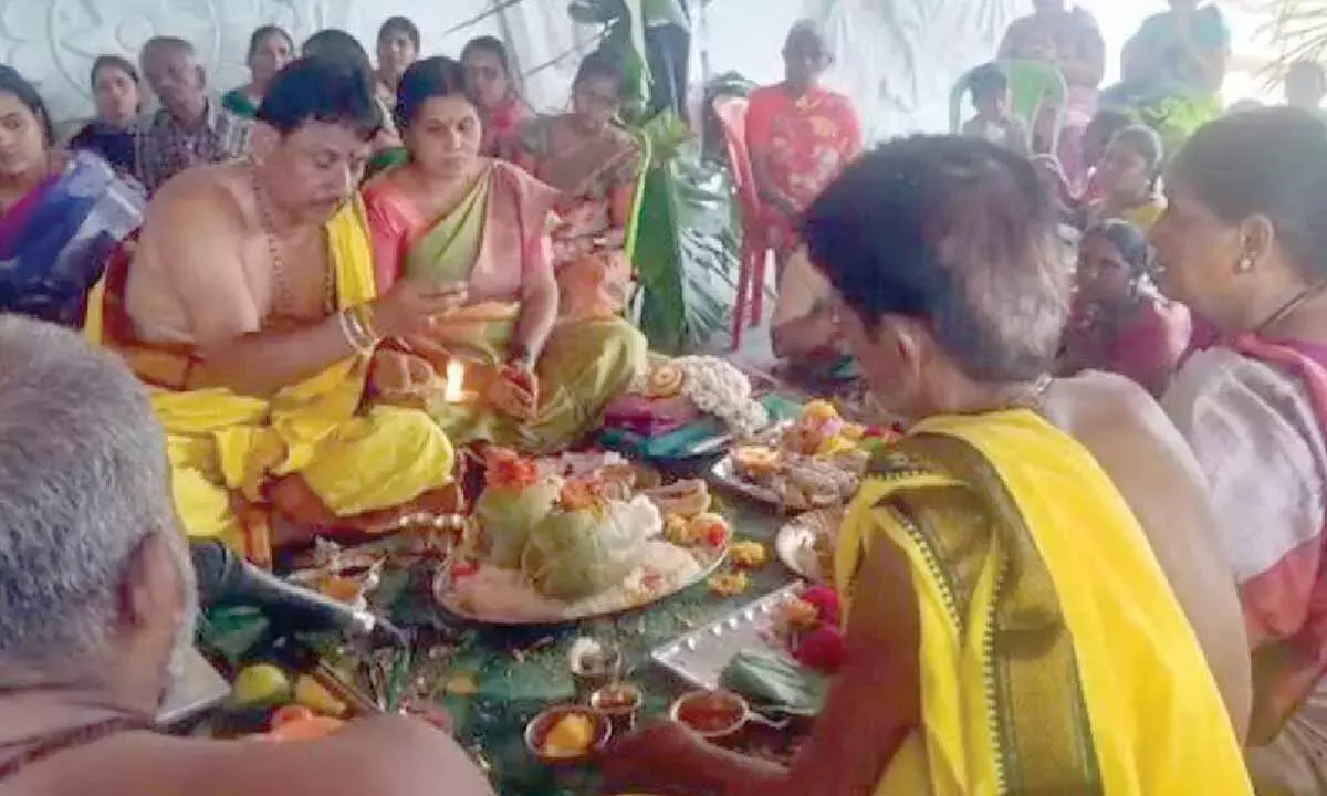 Andhra: गद्देरल्ला थिमप्पा स्वामी का कल्याणम आयोजित हुआ Andhra: गद्देरल्ला थिमप्पा स्वामी का कल्याणम आयोजित हुआ