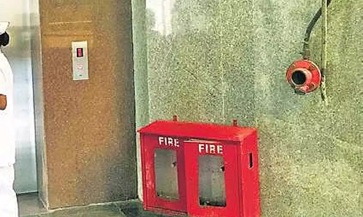 कर्नाटक में केवल 329 अस्पताल अग्नि सुरक्षा नियमों का करते हैं पालन कर्नाटक में केवल 329 अस्पताल अग्नि सुरक्षा नियमों का करते हैं पालन