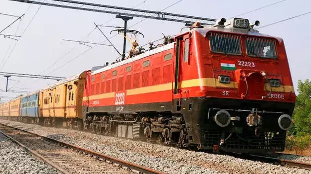 Kerala में ट्रेन सेवाओं पर प्रतिबंध, कुछ ट्रेनें रद्द Kerala में ट्रेन सेवाओं पर प्रतिबंध, कुछ ट्रेनें रद्द