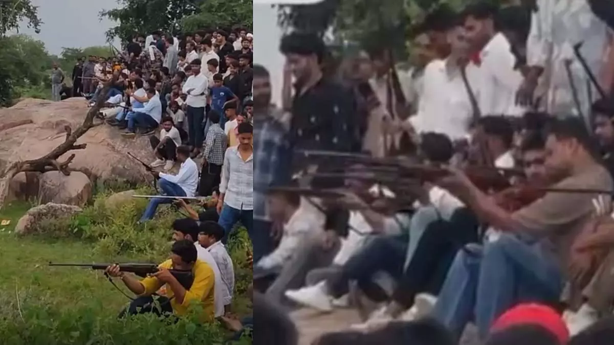 Gwalior: फायरिंग प्रतियोगिता, तालाब के मटके पर चलाईं गोलियां Gwalior: फायरिंग प्रतियोगिता, तालाब के मटके पर चलाईं गोलियां