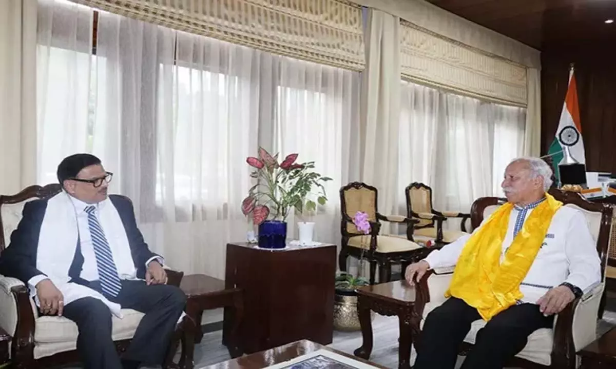 HC के मुख्य न्यायाधीश ने राज्यपाल से मुलाकात की HC के मुख्य न्यायाधीश ने राज्यपाल से मुलाकात की