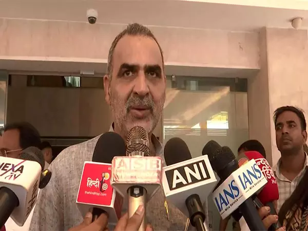 संजीव कुमार बालियान ने Constitution Club की गरिमा बनाए रखने का किया वादा संजीव कुमार बालियान ने Constitution Club की गरिमा बनाए रखने का किया वादा