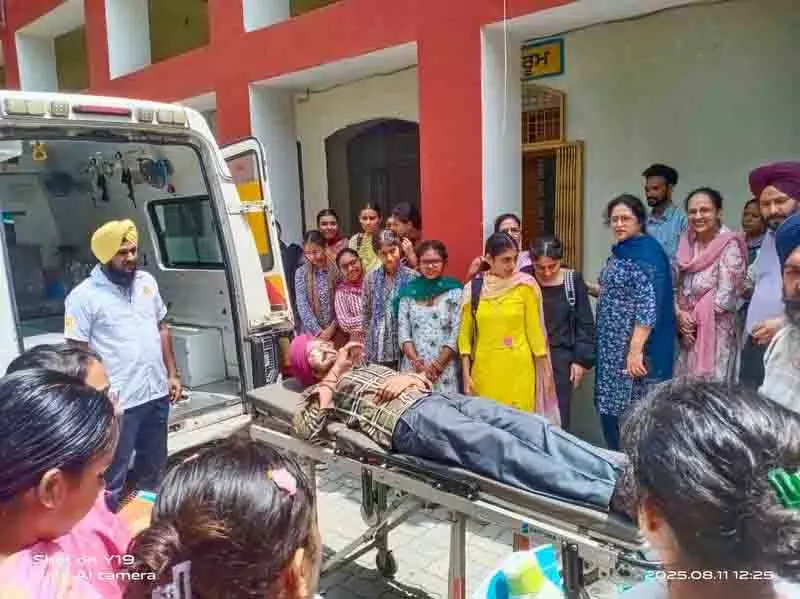 Tarn Taran कॉलेज में प्राथमिक चिकित्सा जागरूकता कार्यक्रम का आयोजन Tarn Taran कॉलेज में प्राथमिक चिकित्सा जागरूकता कार्यक्रम का आयोजन