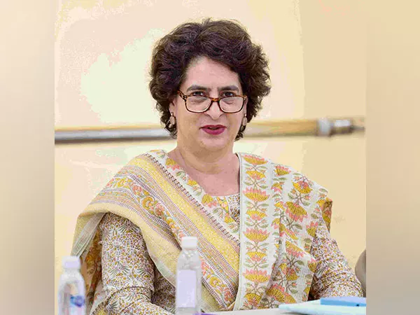 आवारा कुत्तों पर Supreme Court के निर्देश पर प्रियंका गांधी का बयान आवारा कुत्तों पर Supreme Court के निर्देश पर प्रियंका गांधी का बयान