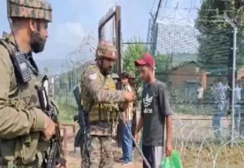 जम्मू-कश्मीर: भारतीय सेना ने Mendhar में रक्षा पोर्टर भर्ती रैली आयोजित की जम्मू-कश्मीर: भारतीय सेना ने Mendhar में रक्षा पोर्टर भर्ती रैली आयोजित की