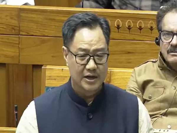किरन रिजिजू ने Lok Sabha में विपक्ष की नारेबाजी पर जताई नाराजगी किरन रिजिजू ने Lok Sabha में विपक्ष की नारेबाजी पर जताई नाराजगी