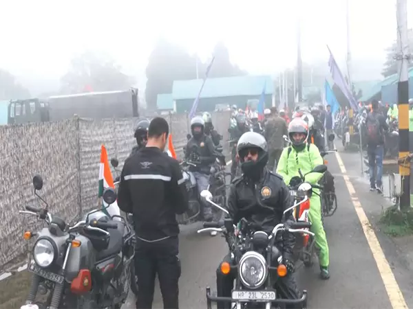 भारतीय सेना की सूर्या स्पीति बाइक रैली Shimla से रवाना भारतीय सेना की सूर्या स्पीति बाइक रैली Shimla से रवाना
