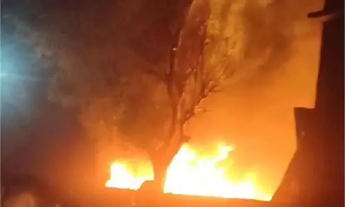 Patna: सोलर हाउस के गोदाम में भीषण आग, अफरा-तफरी