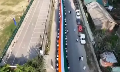 जम्मू कश्मीर : बारामूला में 12000 से ज्यादा लोगों ने निकाली तिरंगा यात्रा