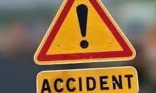Pune: तेज रफ्तार कंटेनर की चपेट में आने से 4 श्रद्धालुओं की मौत, अन्य घायल