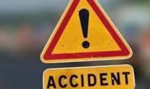 Up Accident: सड़क हादसा, बर्थडे पार्टी मनाकर लौट रहे 3 दोस्तों की मौत Up Accident: सड़क हादसा, बर्थडे पार्टी मनाकर लौट रहे 3 दोस्तों की मौत