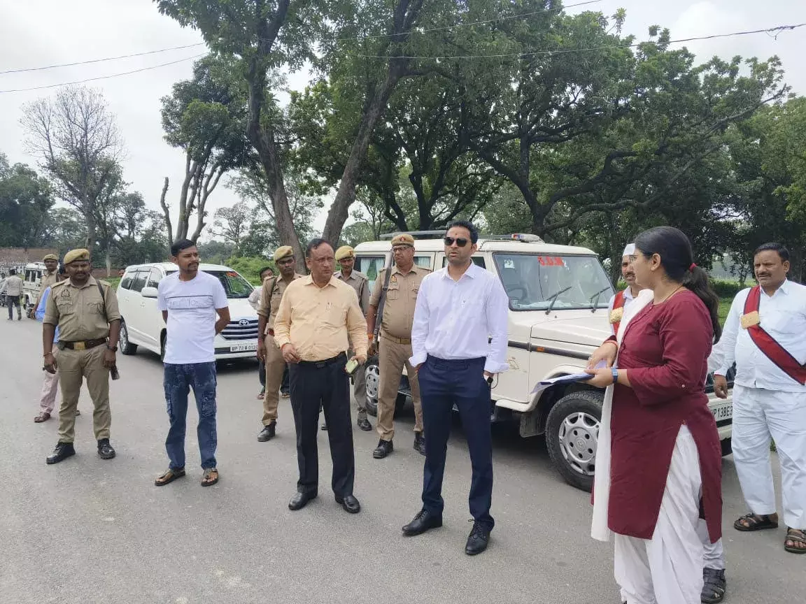 Kaushambi: कौशाम्बी DM ने IGRS शिकायतों की मौके पर समीक्षा की Kaushambi: कौशाम्बी DM ने IGRS शिकायतों की मौके पर समीक्षा की