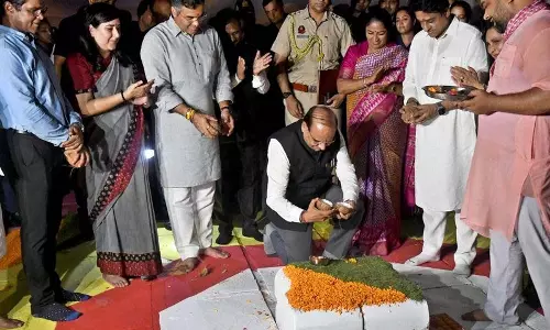 एलजी, सीएम ने दिल्ली के मंदिर मार्ग पर प्रतिष्ठित घंटाघर की आधारशिला रखी