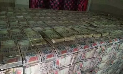 पिछले वित्त वर्ष में 2.17 लाख नकली नोट जब्त: संसद में दी गई जानकारी पिछले वित्त वर्ष में 2.17 लाख नकली नोट जब्त: संसद में दी गई जानकारी