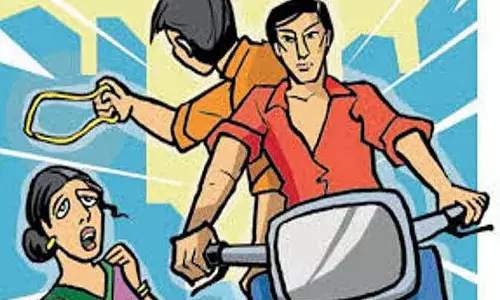Indore : महिला से मारपीट और सोने की चेन छीनने के आरोप में महिला समेत दो गिरफ्तार