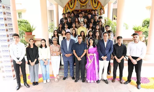 डेली कॉलेज ऑफ बिजनेस मैनेजमेंट ने जेनेसिस इंडक्शन प्रोग्राम का उद्घाटन किया