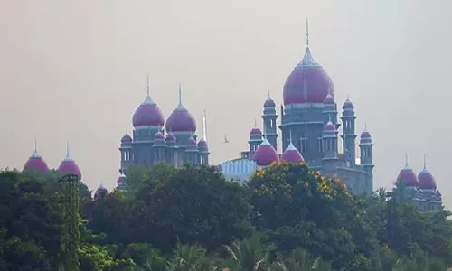 Telangana HC ने रेवंत रेड्डी के खिलाफ MCC उल्लंघन का मामला खारिज किया Telangana HC ने रेवंत रेड्डी के खिलाफ MCC उल्लंघन का मामला खारिज किया