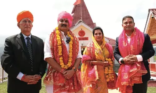 विक्रमादित्य सिंह ने गुलमर्ग में पुनर्निर्मित महारानी मंदिर की प्राण-प्रतिष्ठा की विक्रमादित्य सिंह ने गुलमर्ग में पुनर्निर्मित महारानी मंदिर की प्राण-प्रतिष्ठा की