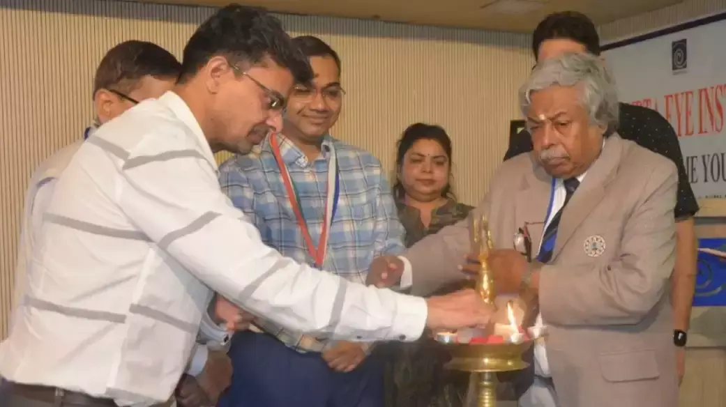 Moradabad: नेत्र विशेषज्ञों ने अपने वर्षों के अनुभवों को साझा किया Moradabad: नेत्र विशेषज्ञों ने अपने वर्षों के अनुभवों को साझा किया