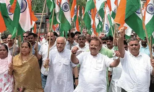 अशोक कौल, गंगा ने जम्मू में तिरंगा यात्रा का नेतृत्व किया अशोक कौल, गंगा ने जम्मू में तिरंगा यात्रा का नेतृत्व किया