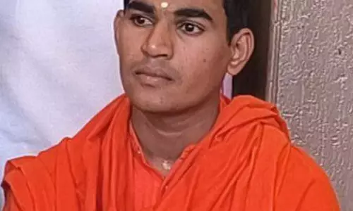 Karnataka : शिवप्रसाद देव चिंचणी मठ के 10वें प्रमुख चुने गए Karnataka : शिवप्रसाद देव चिंचणी मठ के 10वें प्रमुख चुने गए