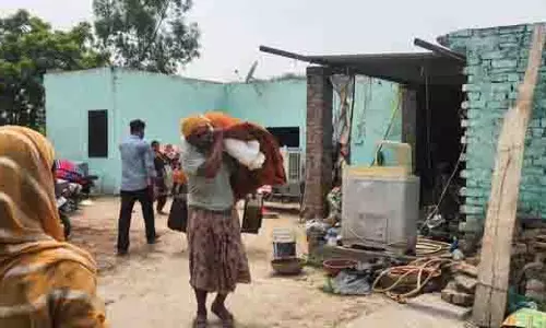 ब्यास नदी का तटबंध टूटा, बाढ़ के डर से Sultanpur लोधी में ग्रामीण घरों से भागे