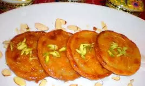 Paneer Malpua Recipe : घर पर जरूर ट्राई करें स्वादिष्ट पनीर मालपुआ