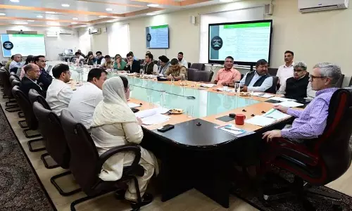 असुरक्षित भोजन बेचने वालों को कड़ी सजा मिलेगी: CM Omar Abdullah असुरक्षित भोजन बेचने वालों को कड़ी सजा मिलेगी: CM Omar Abdullah