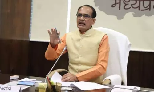 Bhopal: 54.23 लाख खातों में फसल बीमा राशि के रूप में 1383 करोड़ रुपए का भुगतान Bhopal: 54.23 लाख खातों में फसल बीमा राशि के रूप में 1383 करोड़ रुपए का भुगतान