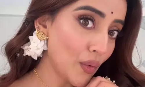 ट्रेडिशनल लुक में भोजपुरी गाने पर झूमती नजर आईं अक्षरा सिंह