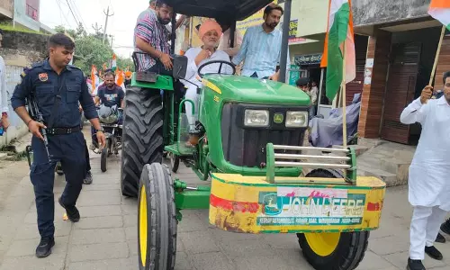 Haryana के कृषि मंत्री ने तिरंगा यात्रा को हरी झंडी दिखाई Haryana के कृषि मंत्री ने तिरंगा यात्रा को हरी झंडी दिखाई